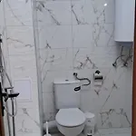 отличен двустаен