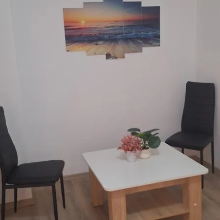 отличен двустаен * Primorszko